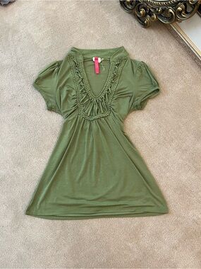 Green Short Sleeve V-Neck Knit Tie Top